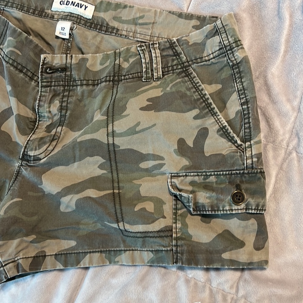 Camouflage Low Rise shorts size 12 cargo - Picture 3 of 5